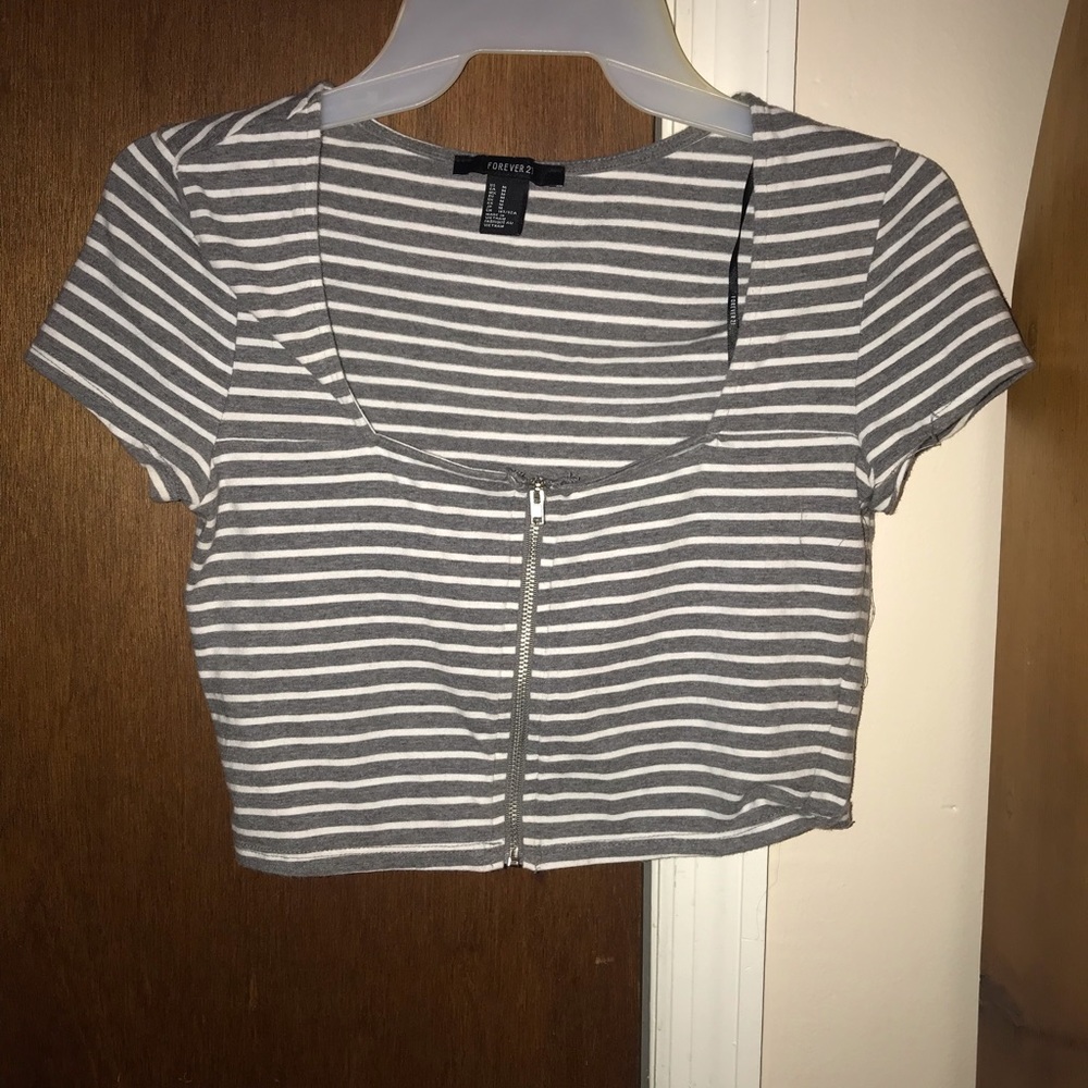 Crop top